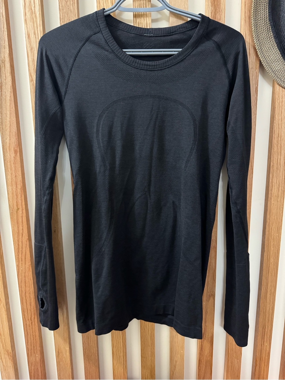 Lululemon Swiftly Tech Long Sleeve 2.0 Top Black Size 8, Thumbholes